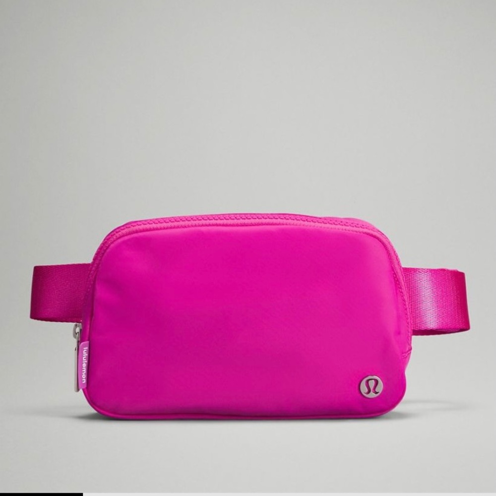 NWT Sonic Pink Beltbag